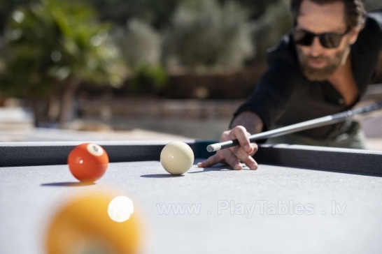 HYPHEN OUTDOOR pool table